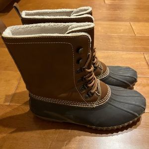 Duck boots